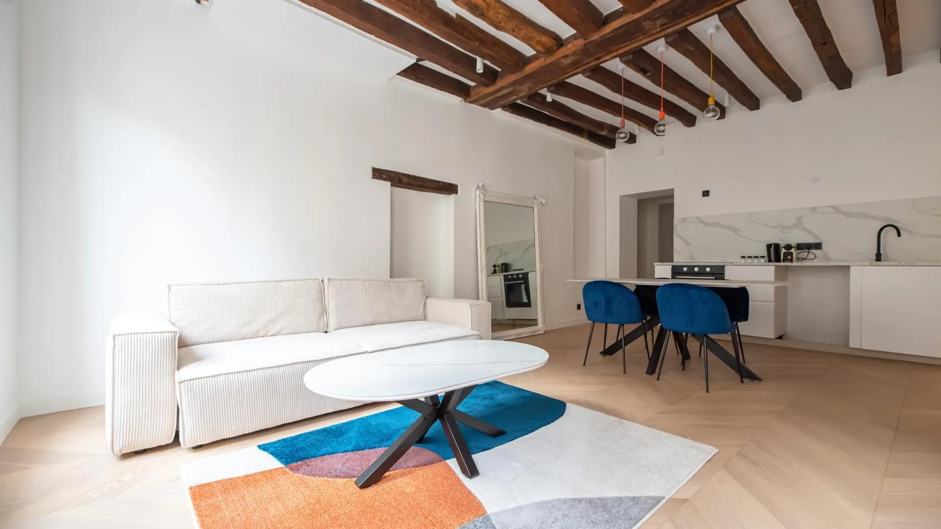 Stylish Flat Marais Apartment Paris France